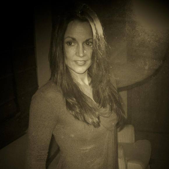 Meet your Posher, Sandy - Picture 1 of 1